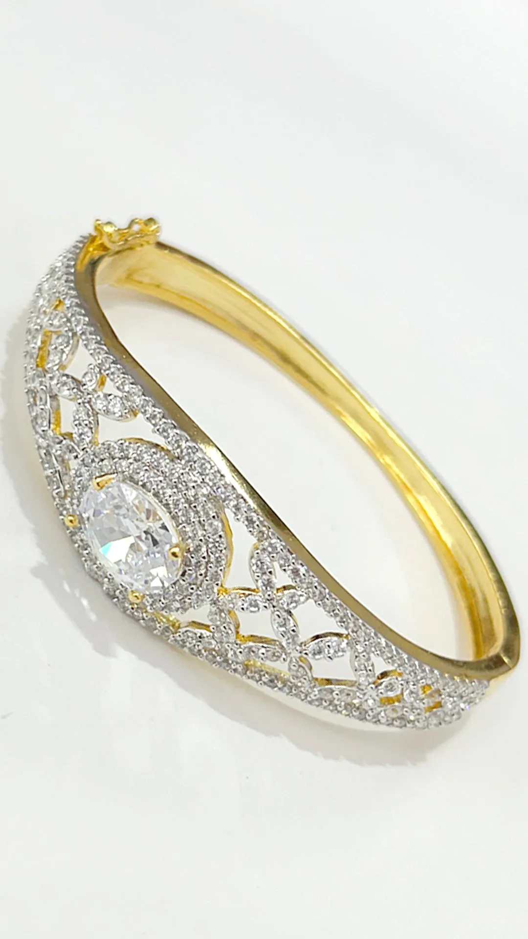 American Diamond & Semi-Precious Bracelet (D189)