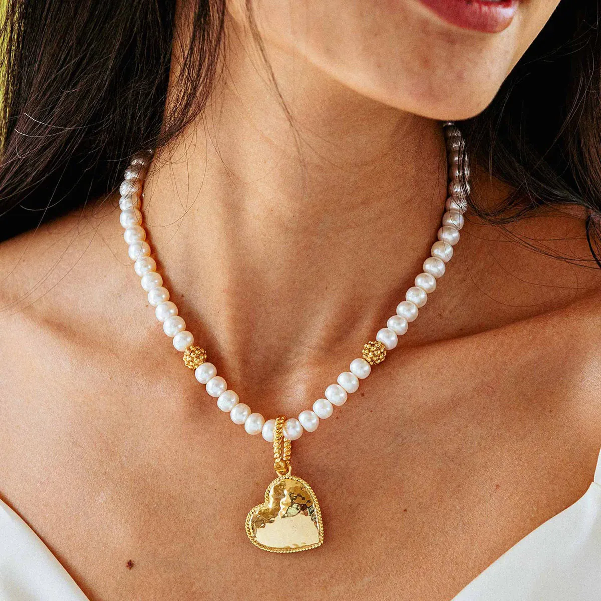 CAPUCINE DE WULF - BERRY SINGLE STRAND PEARL NECKLACE