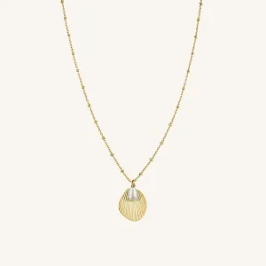 Shell and pearl necklace