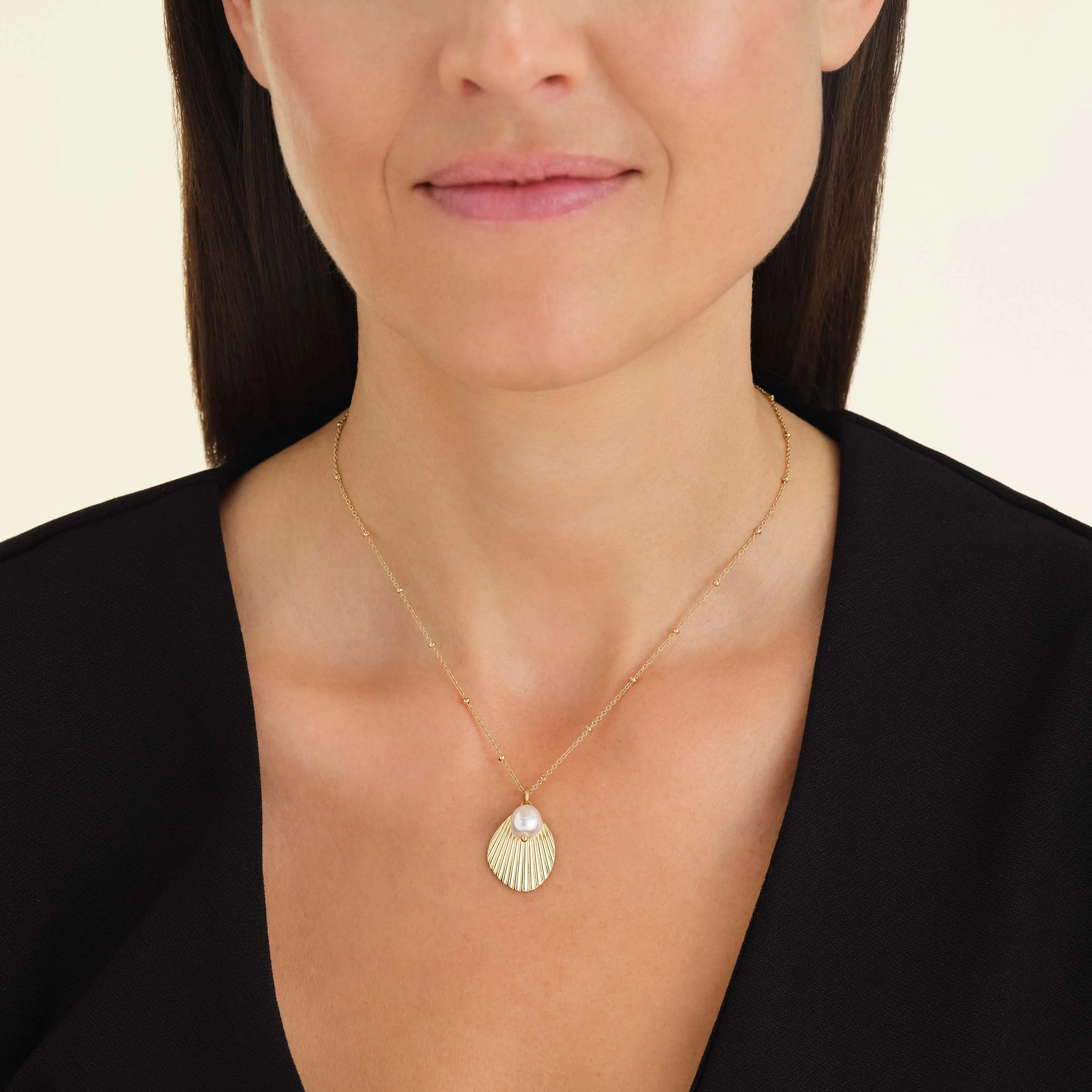 Shell and pearl necklace