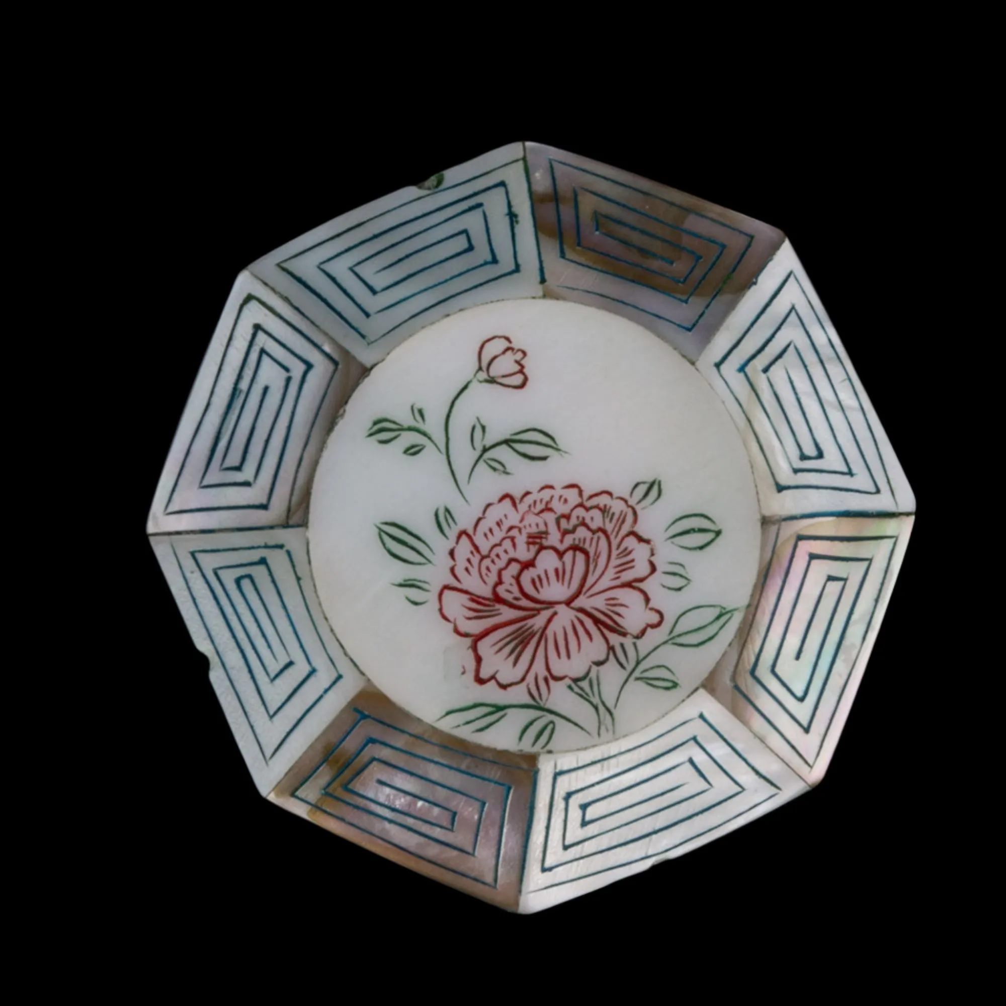 Vintage mother of pearl inlaid etched and painted pendant bead. 43x10mm. China export 1970's. b15-mop108e