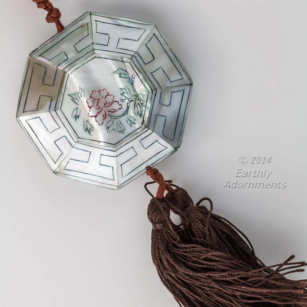 Vintage mother of pearl inlaid etched and painted pendant bead. 43x10mm. China export 1970's. b15-mop108e